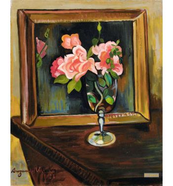 Fleurs Dans Un Verre Devant Une Glace